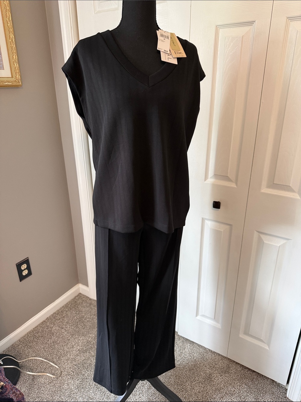 Black V-Neck Sleeveless Two Piece Set